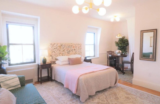 Morrill Mansion Inn | 4 | Self Check In | Parking