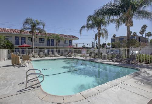 Motel 6-Corona, CA