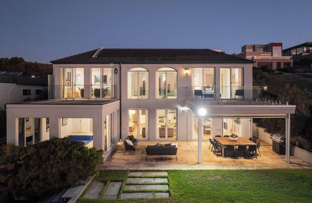 Mount Martha Manor Indoor Pool & Ocean Views