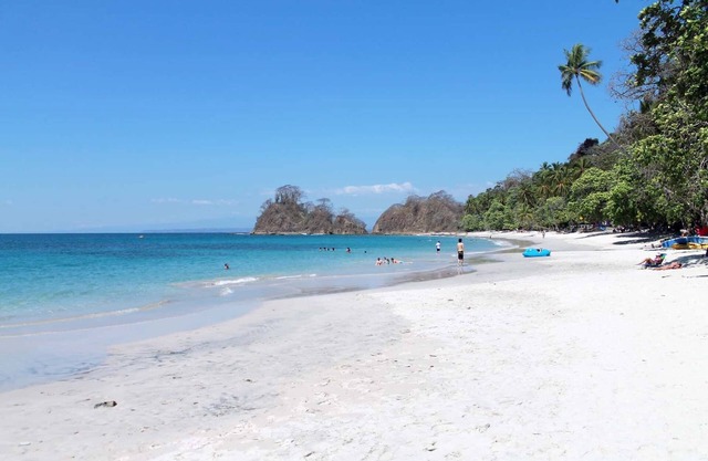 Mountain and Beach Villa 15 min from Jaco