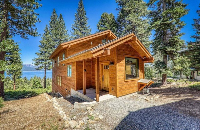 Mountain Bliss in Tahoe City - Hot Tub - Large Home - Luxury