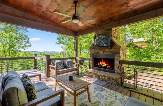 Mountain Breeze, an exquisite home with stunning mountain views is conveniently