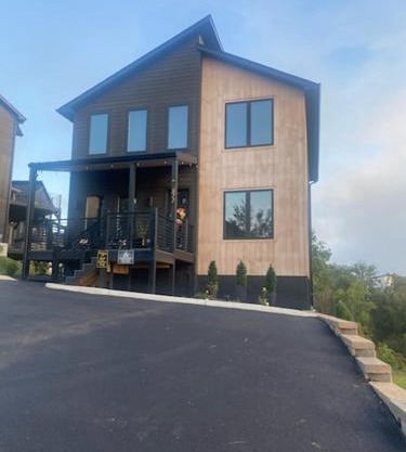 Mountain Breeze By Beyond Expectations W Hot Tub