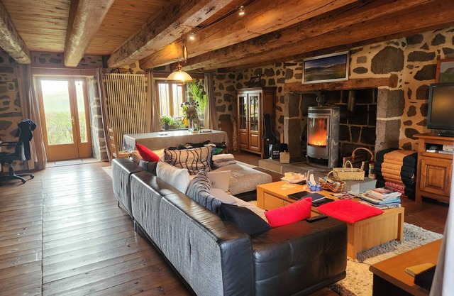 Mountain Buron in the heart of the Monts du Cantal