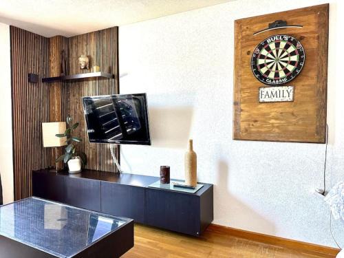 Mountain by Pirineos360 Garaje y mascotas