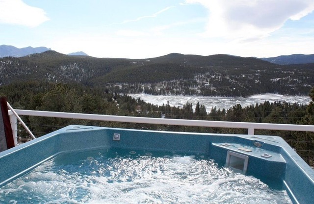 Mountain sanctuary! A Sweet Suite above Nederland, Colo.