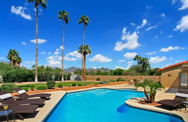 Mountain Views & Heated Pool/Spa & Amenities Galore!