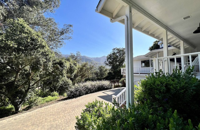 Mountain views. Montecito, Beach, Santa Barbara, large home. Separate Studio.