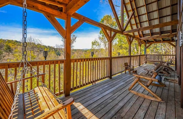 Mountainside Hideaway - Scenic Views & Game Room Fun