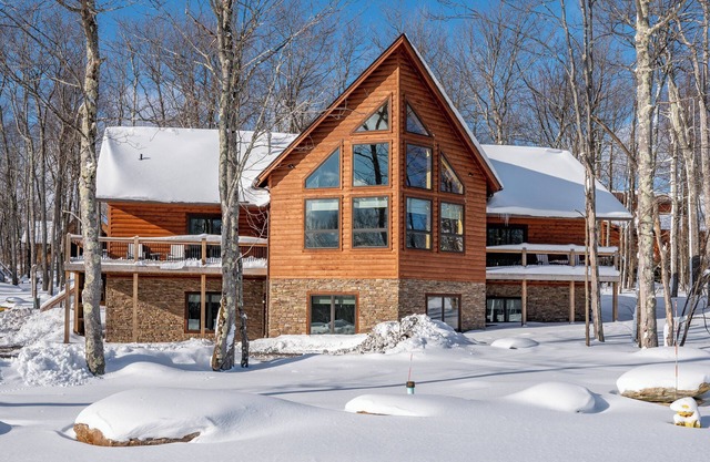 Mountaintop Views w/All Suites, Hot Tub & Arcade