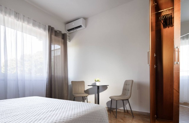 Mr. Brown Suites Apartment - A12