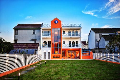 Mr. Gao and Ms. Feng's original homestay