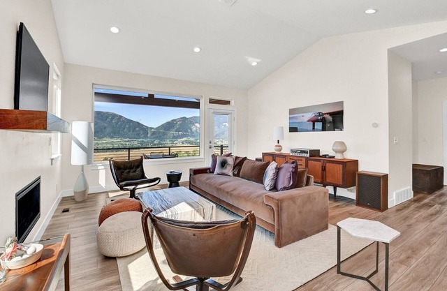 MS 14 | Luxurious Scenic Retreat in Eden