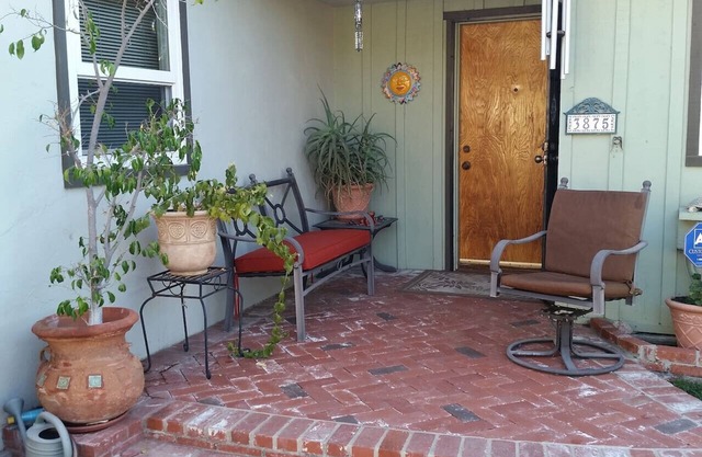Mt Helix Delight 3-4br/2ba, with YOGA room