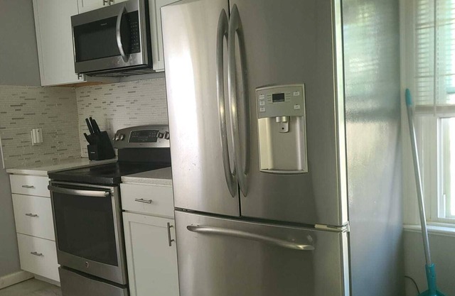 MT. Vernon 2nd floor Global Retreat Cozy 2-bedroom with AC, WiFi