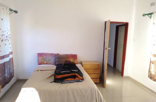 Mthunzie Residence Township Guest House