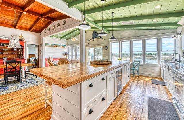Murray's Inlet Shack - Four Bedroom, Three 1/5 Bath with huge private pool