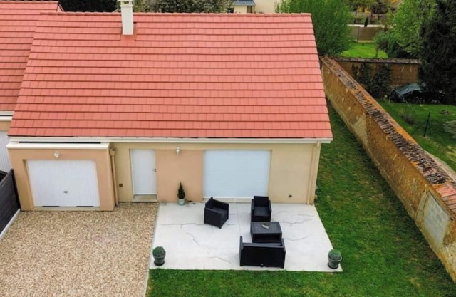 My little house: out of sight, out of mind