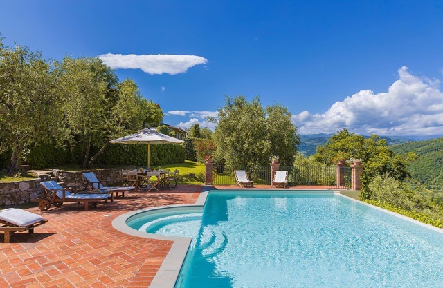 My Rental Homes - Villa il Castagno with private pool, jacuzzi and barbeque