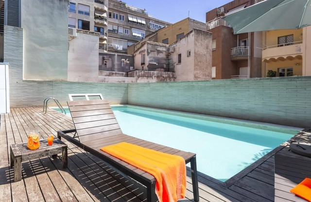 My Space Barcelona 2 duplex for 16 people with terrace/pool in the center