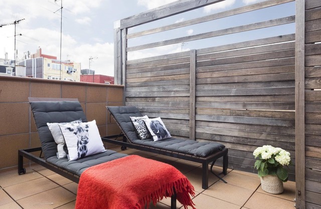 My Space Barcelona Penthouse near commercial area with pool and terrace