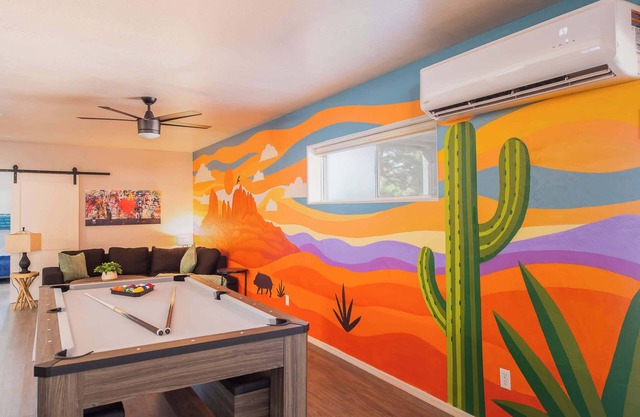 Myrinn – Escape to Red Rock Views & Hot Tub
