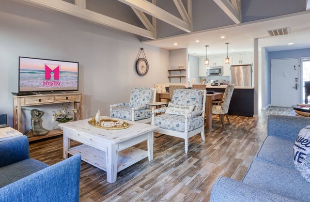 MyStay at 701 Queen`s Grant- W/Pool, Grill, Beach Access and Gear!