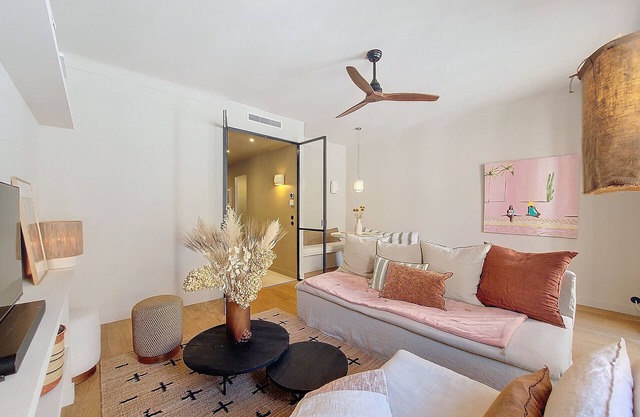 N&J - RIVIERA - Central - Near Beach