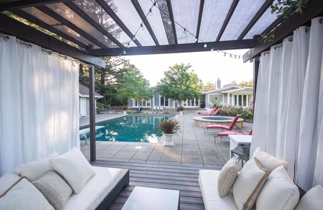 Napa Valley Luxury Estate with Vineyard Views