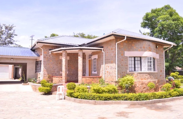 Napier Family-sized condo in Central Bulawayo