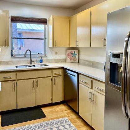 Naples Park Cottage 106th 6 blocks off ocean