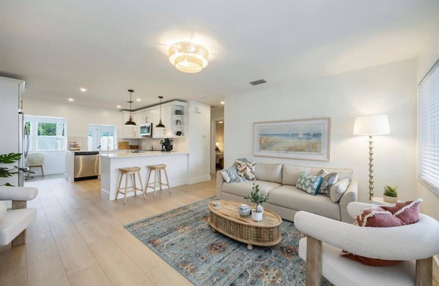 Naples Zen Retreat with Swim Spa - Close to Beaches and Downtown - Extended Stay
