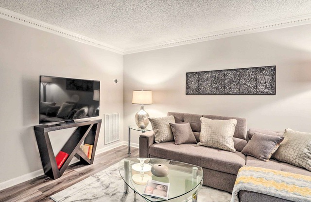 Nashville Condo w/ Shared Pool: 12 Mi to Dtwn