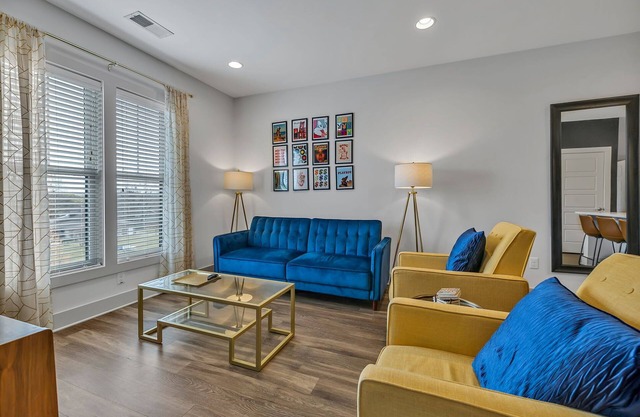 Nashville Cowgirl by Barclé Group