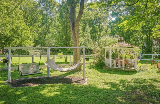 Nashville Getaway w/Gazebo, 11 Mi to Downtown!