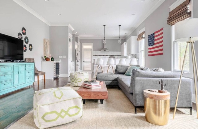 Nashville Home for 10 and 2 Dogs
