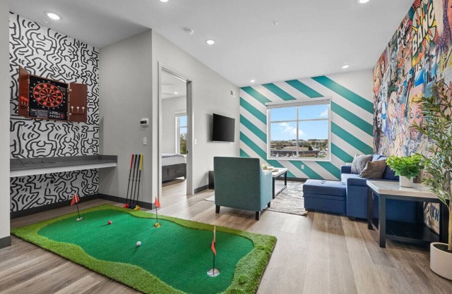 Nashville Retreat with Golf Setup & Sleeps 4!
