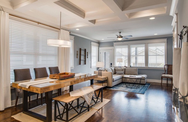 Nations Dream Home - Walk to food & drink! 10 mins from BRDWY! Family friendly!