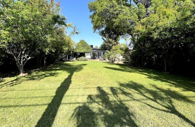 Natural Green Oasis conveniently near Route 66.n