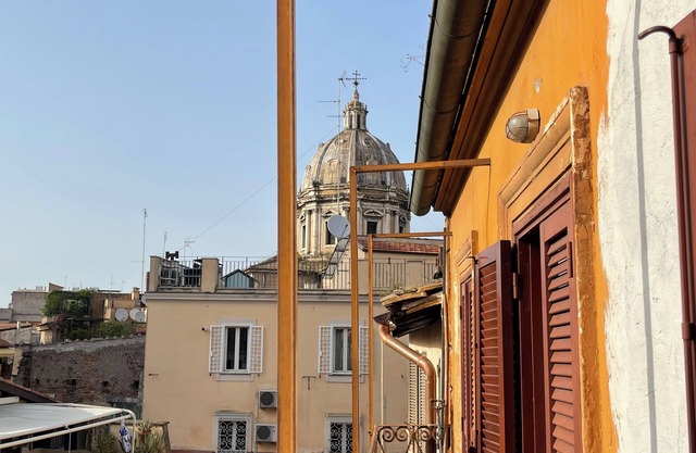 Navona Pantheon House