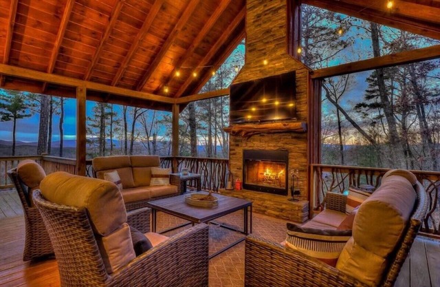 nCabin in the Blue Ridge Mountains; Hot Tub & Mountain views