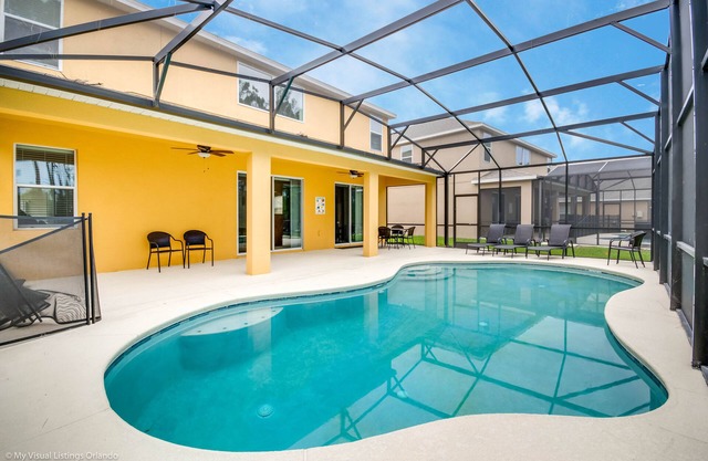Near Disney 6 bed/4.5 bath private pool villa
