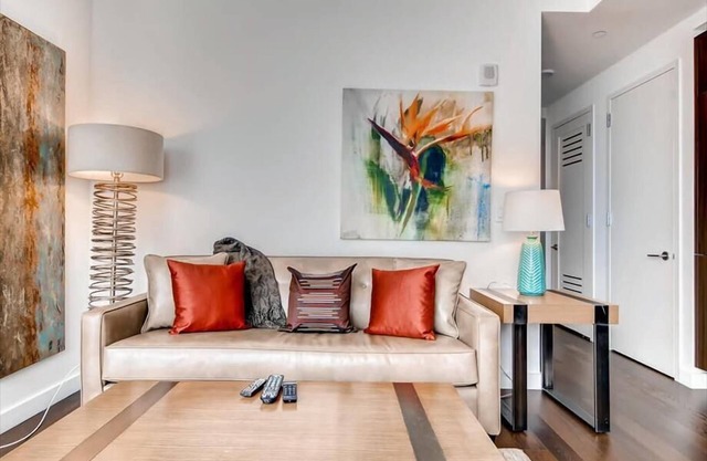 near Hudson Hards 1 Deluxe BR Downtown/river views | Pet Friendly