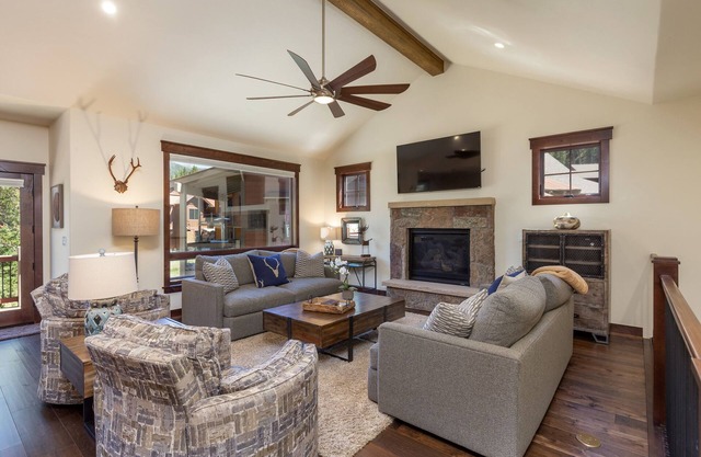 Near Keystone Village, Private Balcony & Large Windows with Mountain Views