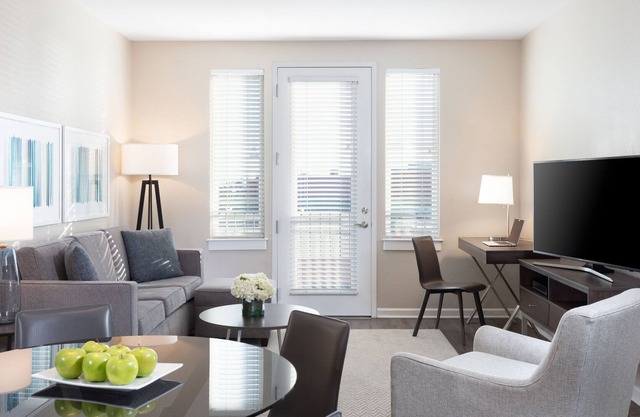 Near Oakland | Sparkling Clean | 24/7 Service Team