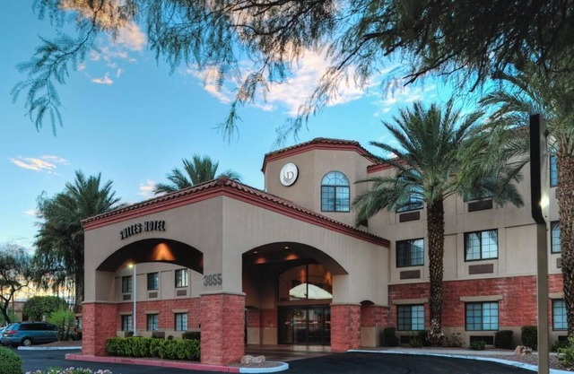 Near Southwest University of Visual Arts, 2 Spacious Units, Pool