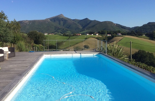 Near St Jean de Luz, Villa classified **** breathtaking view of the Rhune
