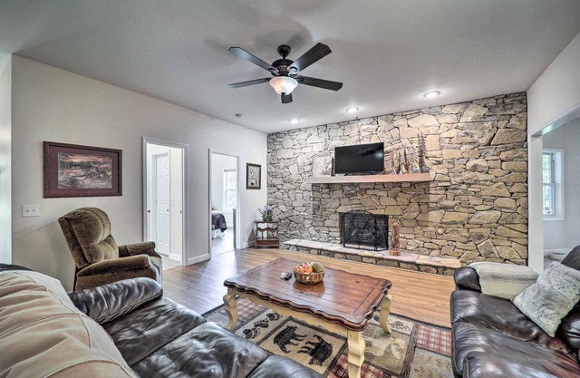 Near Sugar Mtn Resort: Banner Elk Haven w/Views!