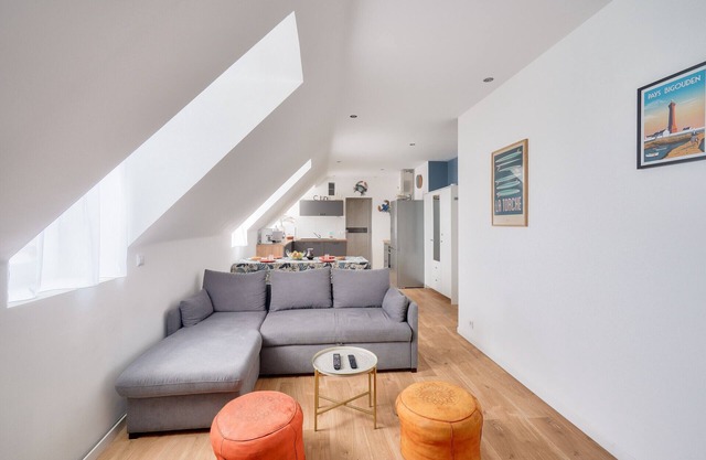 Near the port-Apartment for 4 & shared terrace