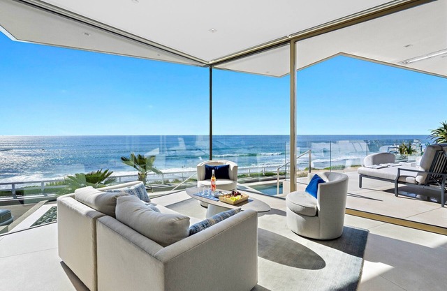 Neptune’s Jewel Oceanfront w/Pool & Spa